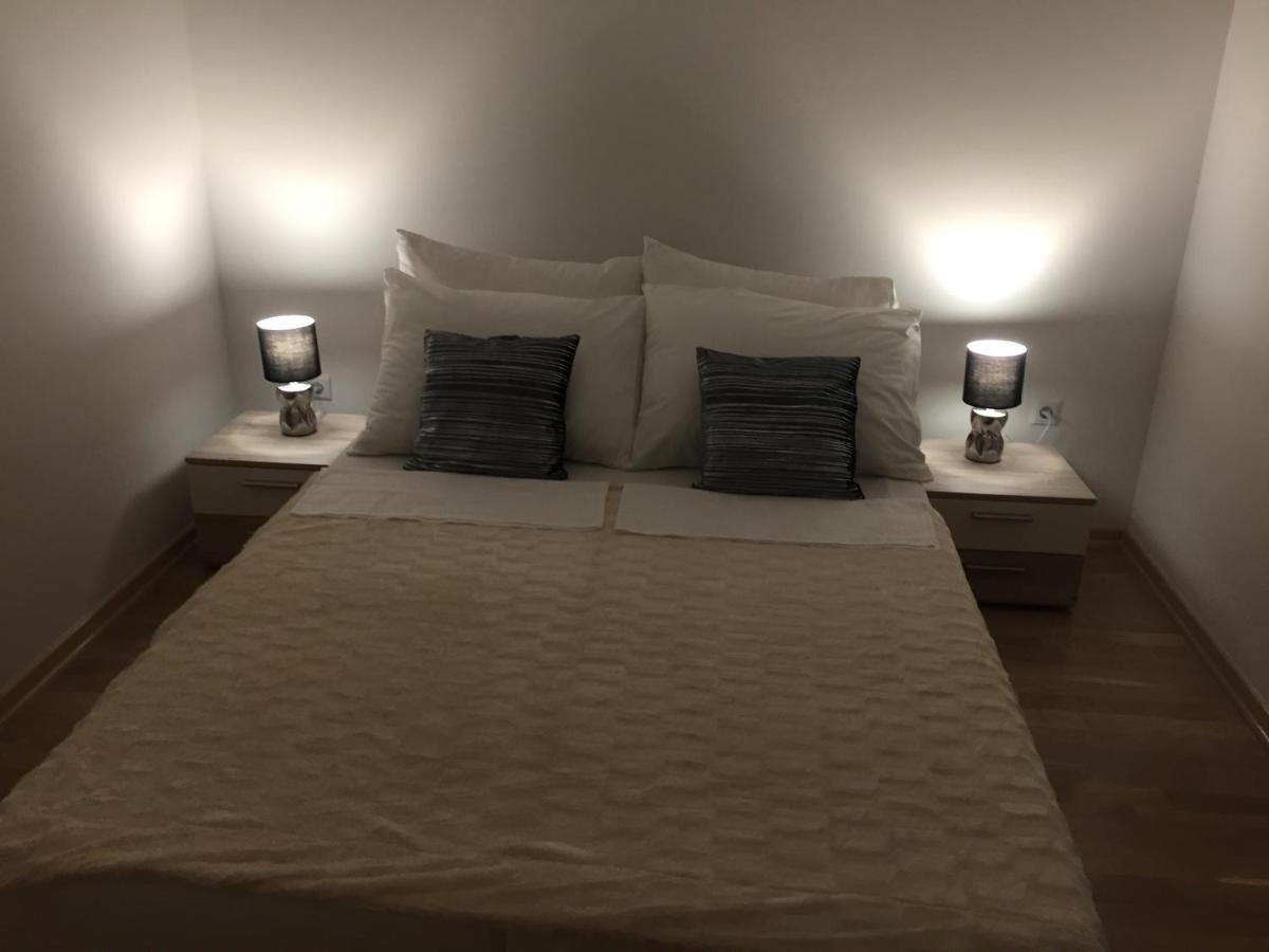 Apartman Toni Novalja Buitenkant foto