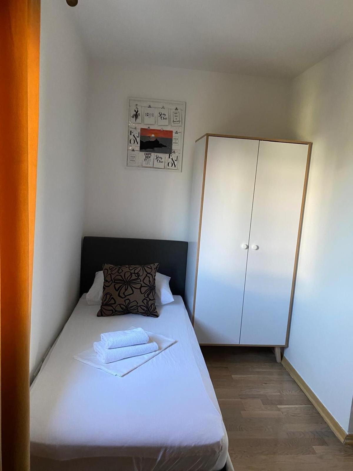 Apartman Toni Novalja Buitenkant foto